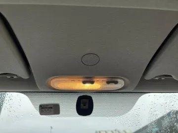 Car image 32