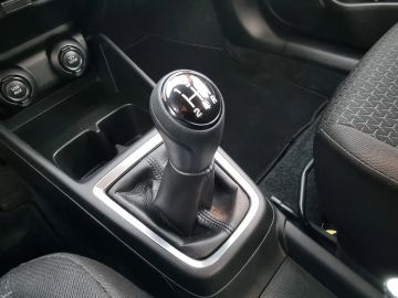 Car image 24