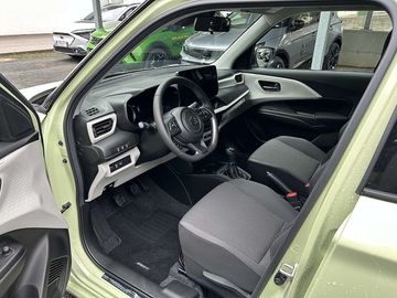 Car image 12