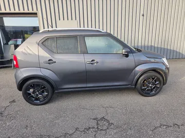 Car image 4