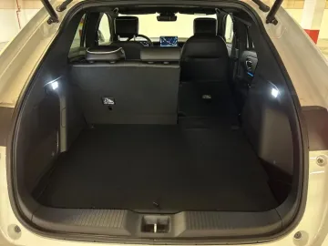 Car image 46