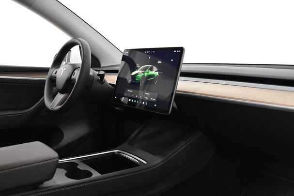 Tesla Model Y Performance AWD 393 kW image number 13