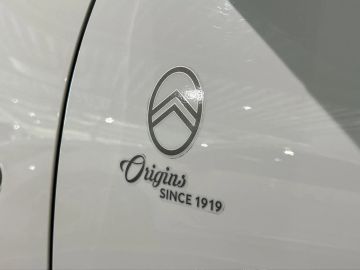 Car image 28