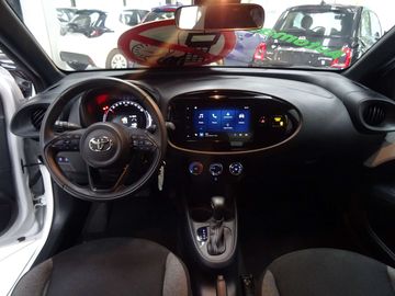 Car image 10