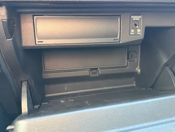 Car image 40