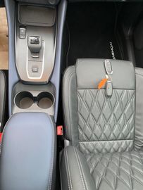 Car image 36