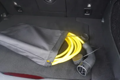 Car image 30