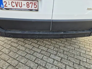 Car image 32