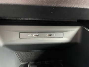 Car image 29