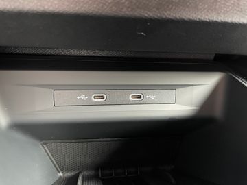 Car image 29