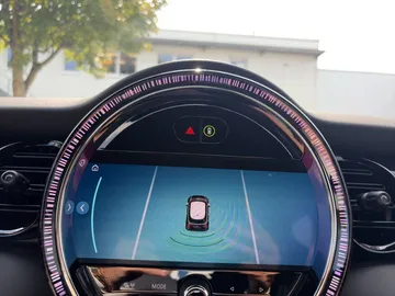 Car image 26