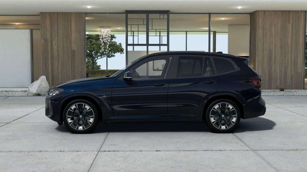 BMW iX3 M Sport 210 kW image number 3