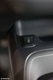 Car image 35