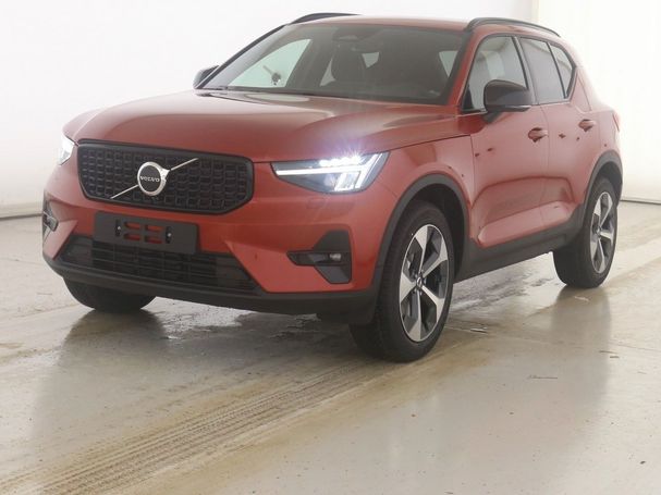 Volvo XC40 B3 Plus Dark 120 kW image number 1