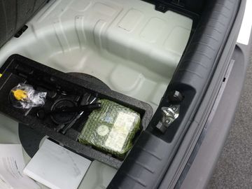 Car image 38