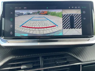 Car image 17