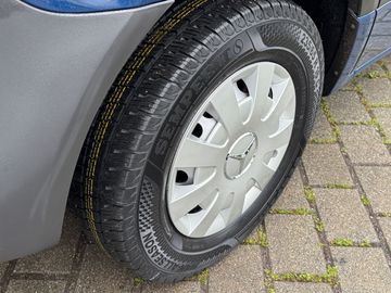 Car image 29