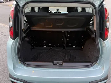 Car image 29