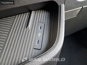 Car image 33