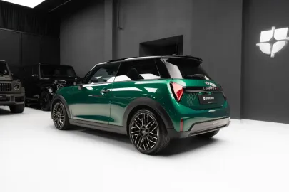 Car image 38