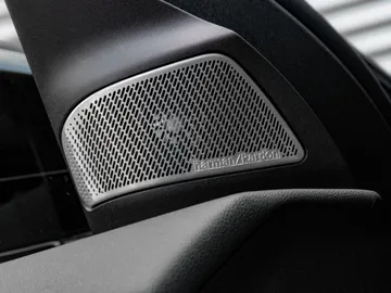 Car image 46