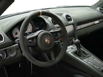 Car image 33