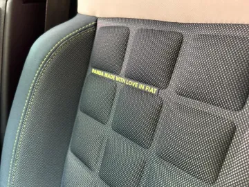 Car image 25