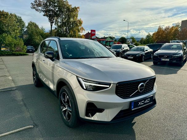 Volvo XC40 B3 Plus Dark 120 kW image number 1