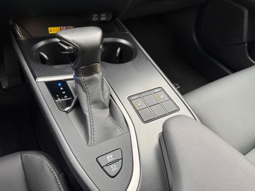 Car image 30