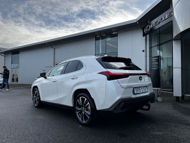 Lexus UX 300h F E-FOUR 146 kW image number 4