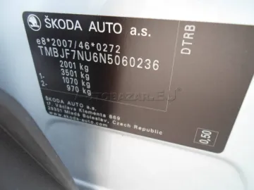 Car image 33