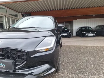 Car image 32