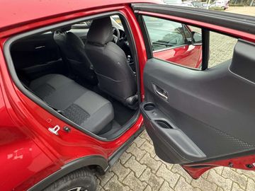 Car image 16