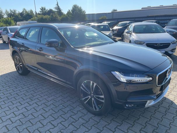 Volvo V90 Cross Country AWD Pro 173 kW image number 3