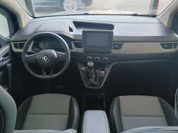 Car image 30