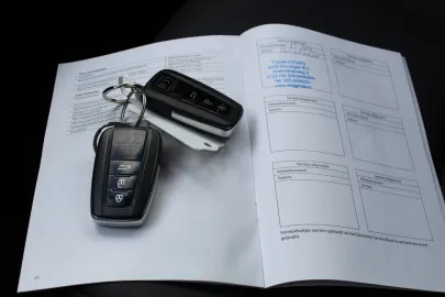 Car image 30