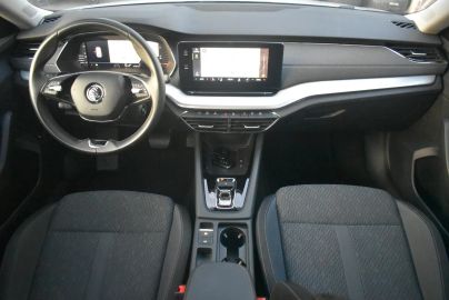 Car image 24