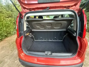 Car image 21