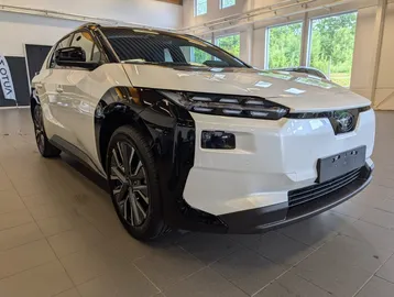 Car image 3
