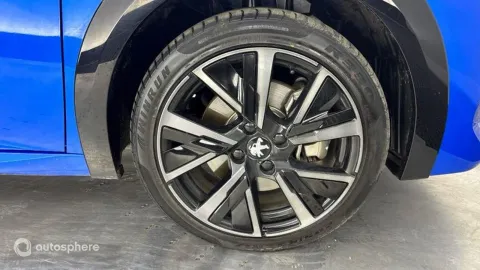 Car image 20