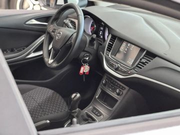 Car image 37