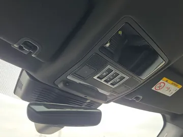 Car image 44