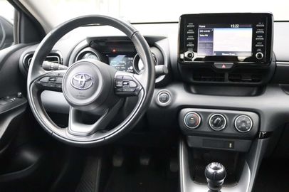 Car image 15