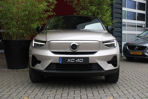 Volvo XC40 Single Motor Extended Range Plus 185 kW image number 8