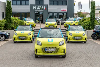 Car image 28