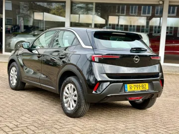 Car image 16