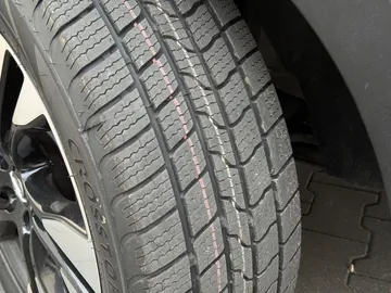 Car image 37