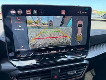 Car image 26
