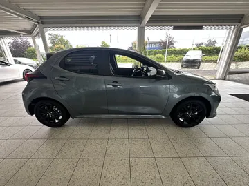 Car image 5