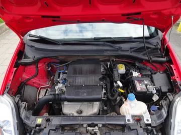 Car image 15